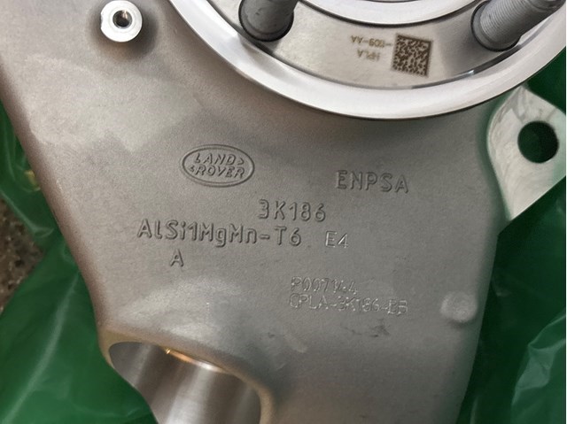 Mangueta delantera izquierda LR146343 Land Rover