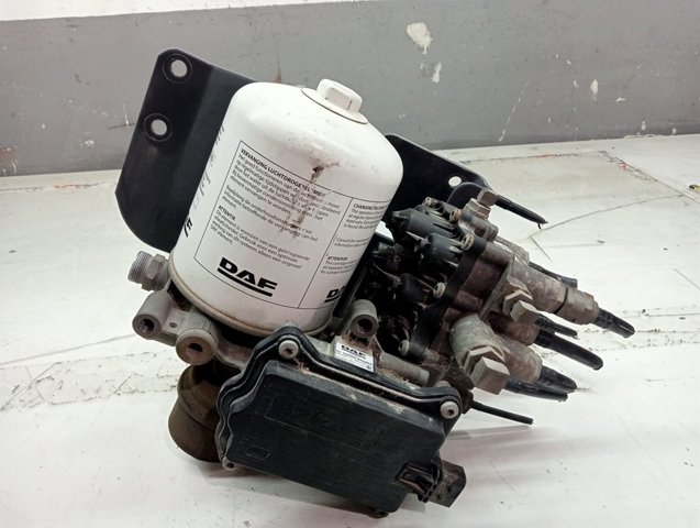 1913300 DAF 