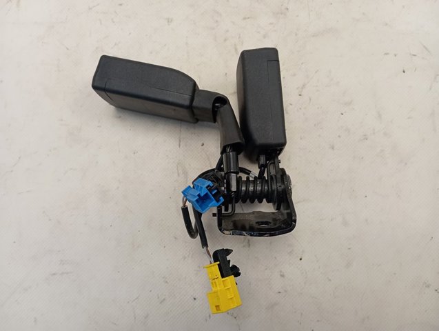 A1768600469 Mercedes Cinturón de seguridad trasero derecho