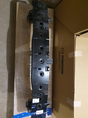 Refuerzo paragolpes delantero Signeda PMZ44083A