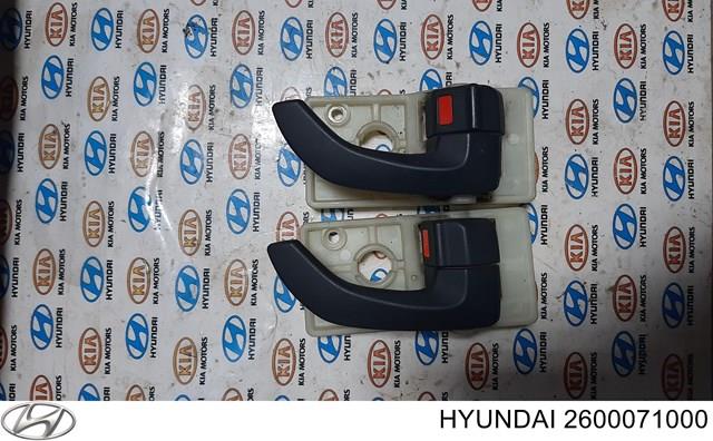 826102E000WK Hyundai/Kia