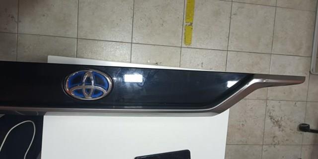 Moldura de tapa de maletero Toyota 7680142240 precio, desde 137,46 EUR