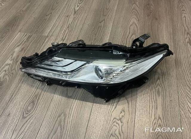 Faros delanteros Toyota 8118533D71