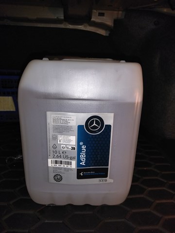 004989042014 Mercedes AdBlue, urea