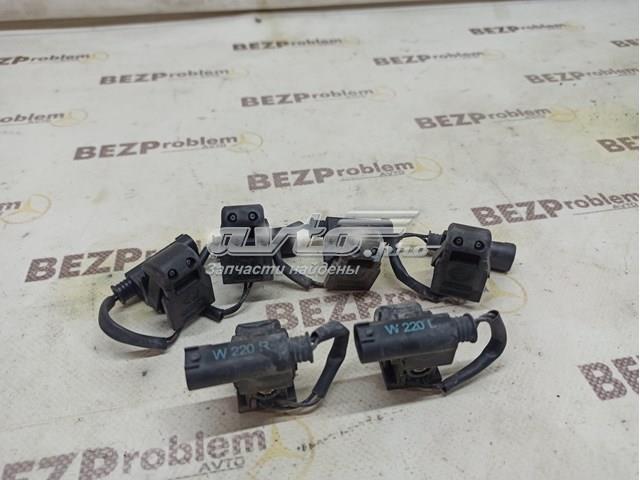 2208600147 Mercedes tobera de agua regadora, lavado de parabrisas, izquierda