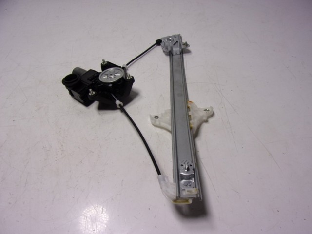 Comprar Mecanismo de elevalunas delantero derecha Toyota Yaris  P21