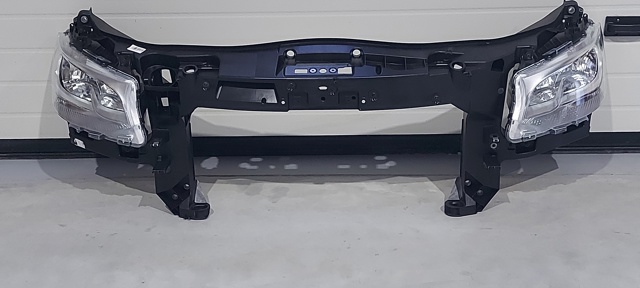 A9078800900 Mercedes Soporte de radiador completo (panel de montaje para foco)