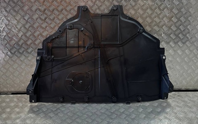 Protector antiempotramiento del motor  Mazda GHR1K6805