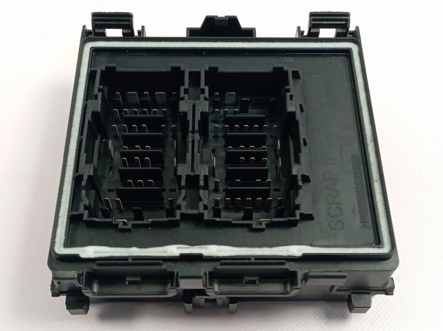 Caja de relés y fusibles para Ford Puma  J2K, CF7