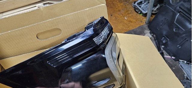Comprar 81551WQ010 Toyota Piloto trasero derecho