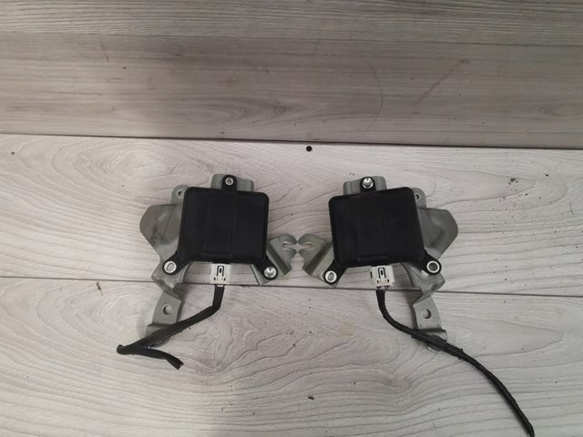 Sensor de ángulo muerto trasero KB8C67Y30E Mazda