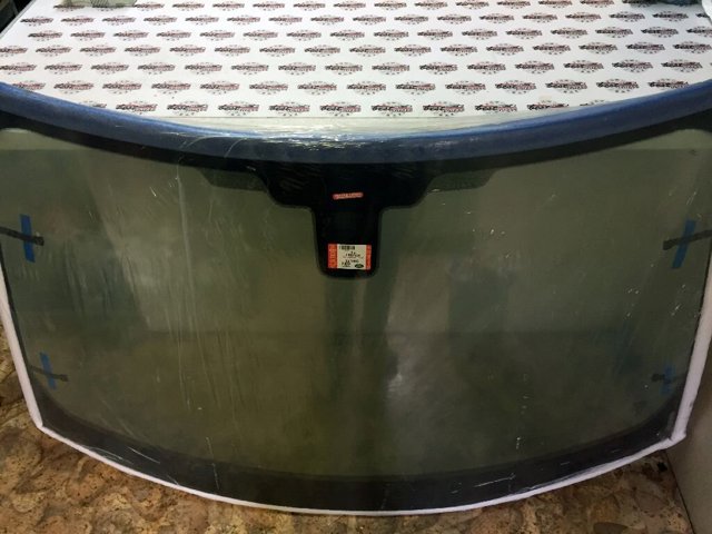 Luna delantera Land Rover LR041834