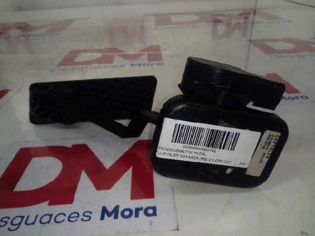 04612742 Chrysler Cubierta del pedal del acelerador