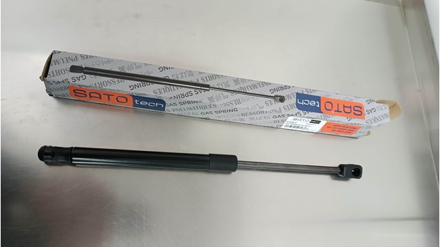 ST50813 Sato Tech Amortiguador de vidrio de portón trasero (puerta trasera 3/5)