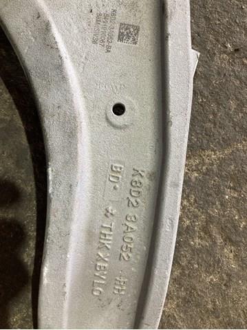 Brazo inferior derecho de la suspensión delantera Land Rover LR133589 precio, desde 205,13 EUR