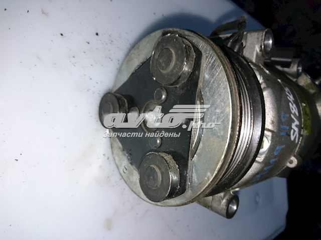 Compresor de aire acondicionado AV6119D629DB Land Rover