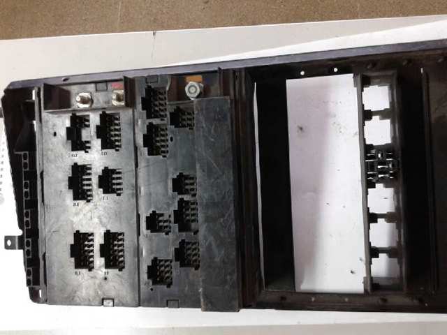 0015430615 Mercedes Caja de relés y fusibles