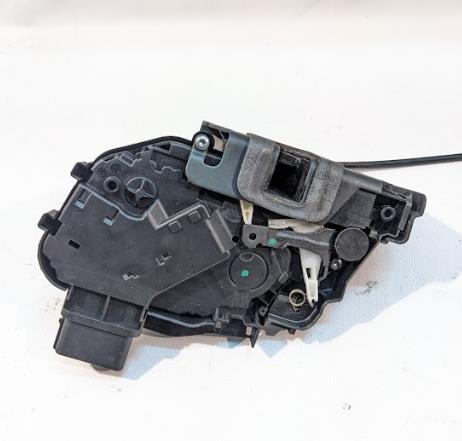 6M2AR21813CC Ford Cerradura de puerta
