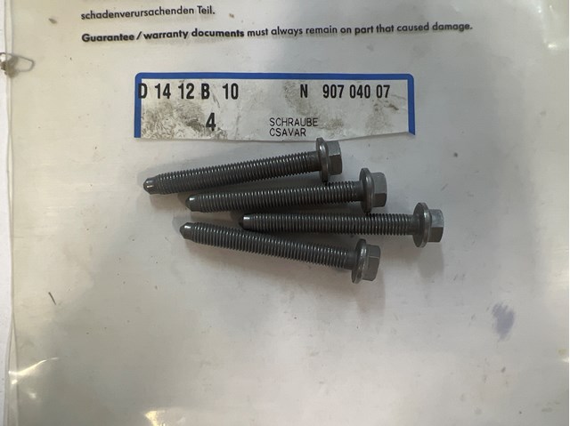 N90704007 VAG Tornnillo, cárter del motor