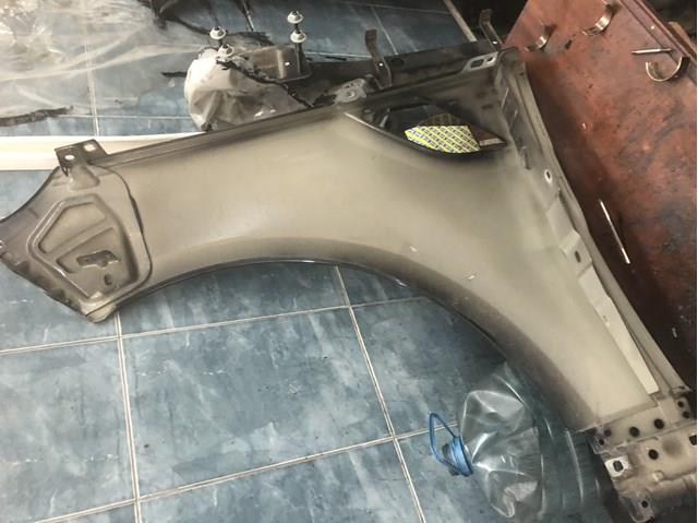 LR061823 Land Rover Aleta delantera