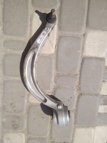 Brazo inferior izquierdo de la suspensión delantera VAG 8W0407695A