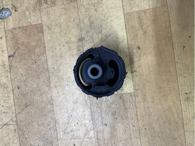 5010316546 Renault (RVI) Soporte de caja de velocidades