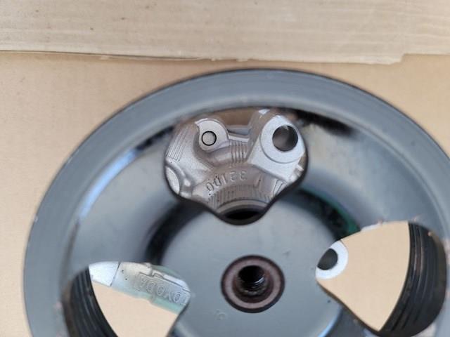 Bomba de dirección hidráulica Toyota 32100