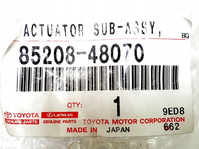 8520848070 Toyota soporte boquilla lavafaros cilindro (cilindro levantamiento)