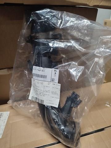  BMW 13717627501