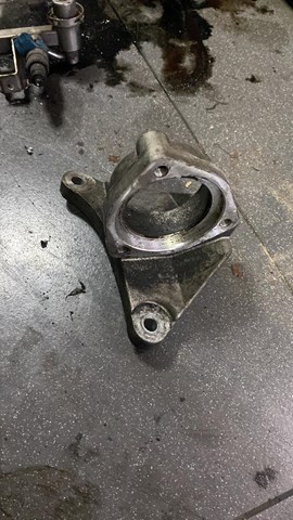 1002432 Opel soporte de rodamiento externo del eje delantero