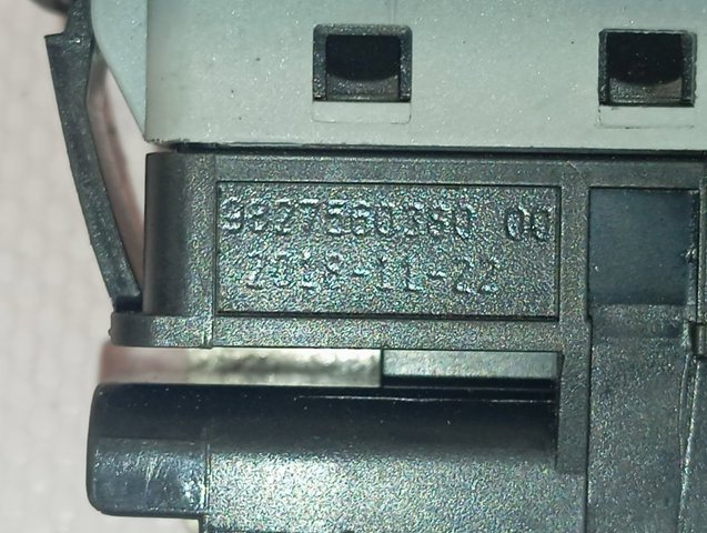 Botón de accionamiento del cierre de la tapa del maletero (puerta trasera 3/5) Peugeot/Citroen 9827560380 precio, desde 24,86 EUR