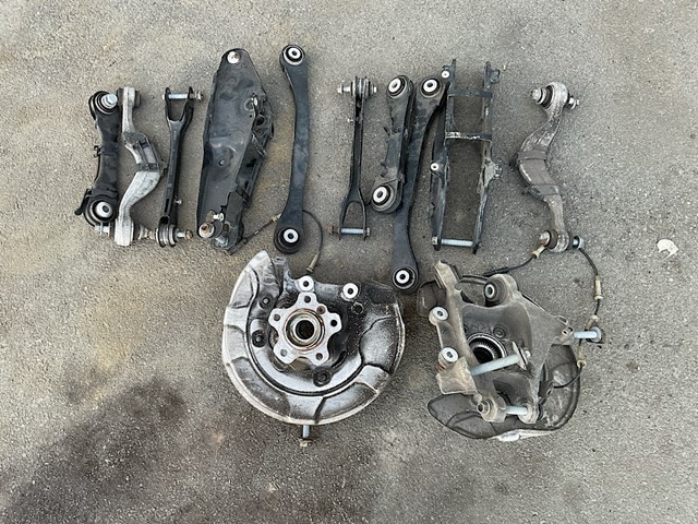 33326893528 BMW Brazo inferior trasero izquierdo/derecho