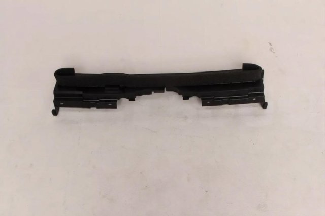 Deflector de aire superior del radiador Nissan/Infiniti 215785NA0A precio, desde 106,00 EUR