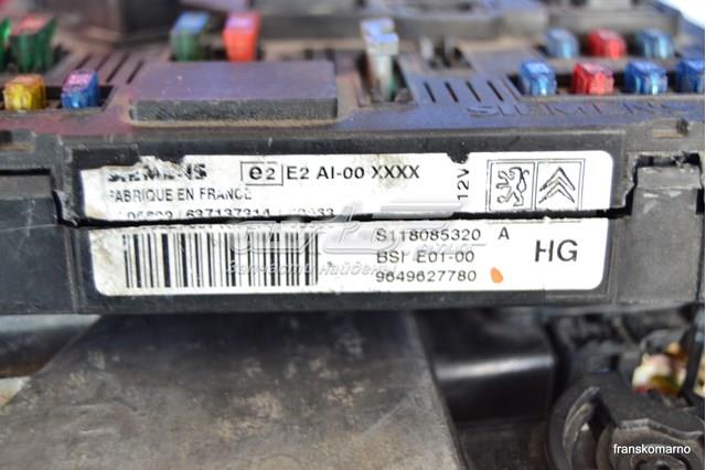 9649627780 Peugeot/Citroen Caja de relés y fusibles