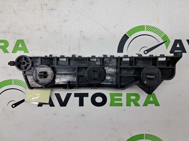 622236RA0A Nissan/Infiniti Soporte de parachoques delantero izquierdo
