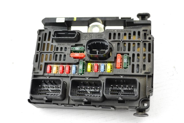 9661682980 Peugeot/Citroen Caja de relés y fusibles
