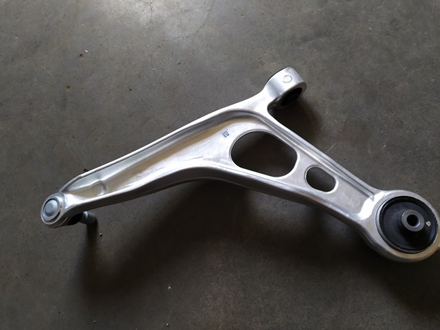 Comprar 545006RR0B Nissan/Infiniti Brazo inferior derecho de la suspensión delantera
