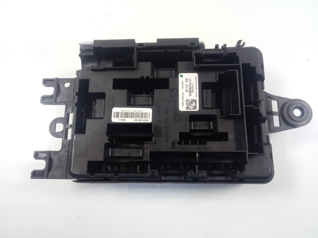 61149389070 BMW Caja de relés y fusibles