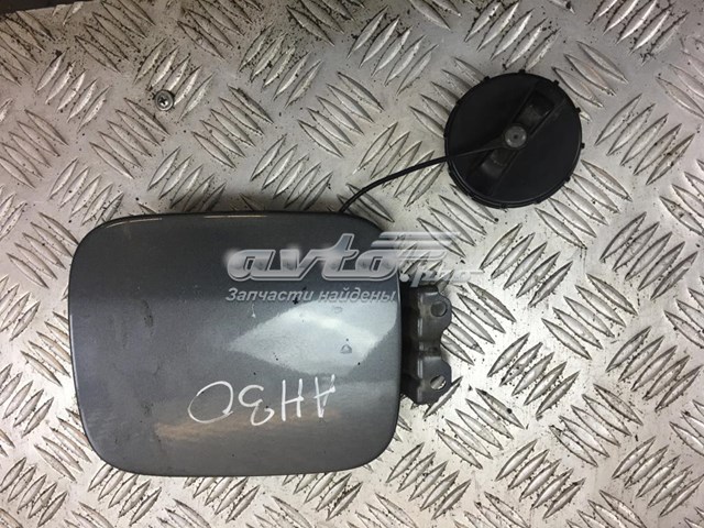 Tapa de la gasolina (depósito de combustible) Mitsubishi Lancer 9 (CSW)
