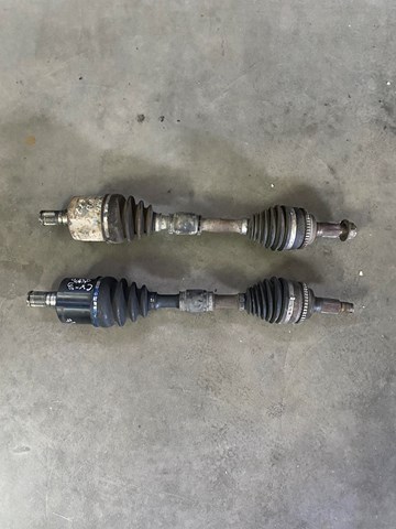 GP322560XB Mazda Semieje delantero izquierdo