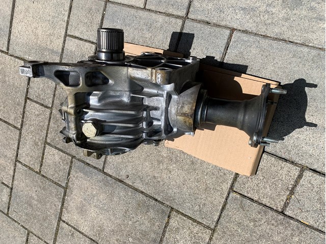 Caja de transferencia KN0327500 Mazda