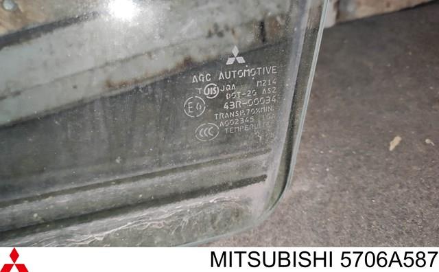 5706A587 Mitsubishi luna de puerta delantera izquierda