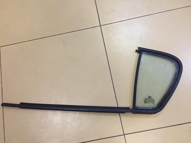 Ventanilla lateral de la puerta trasera izquierda Hyundai I20 (PB)