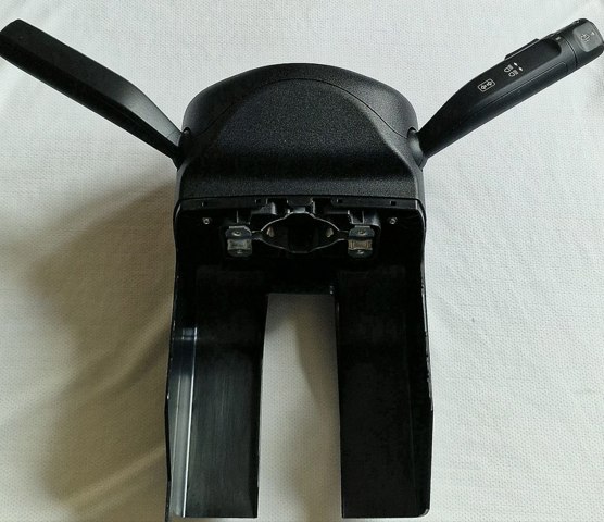 17790067189051 Mercedes Mando bajo volante