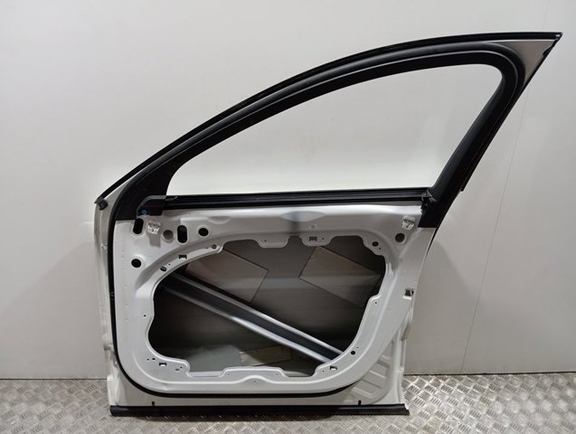 32345931 Volvo Puerta delantera derecha