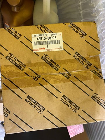 4851080775 Toyota amortiguador frontal derecho
