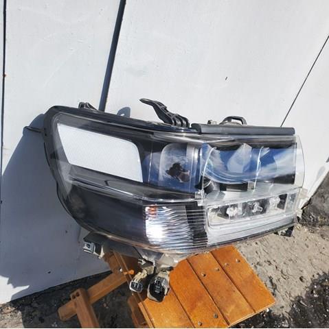 Faro derecho 8110560P40 Toyota