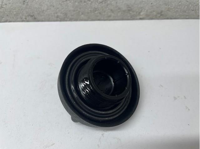 Tapa de tubo de llenado de aceite General Motors 55565948