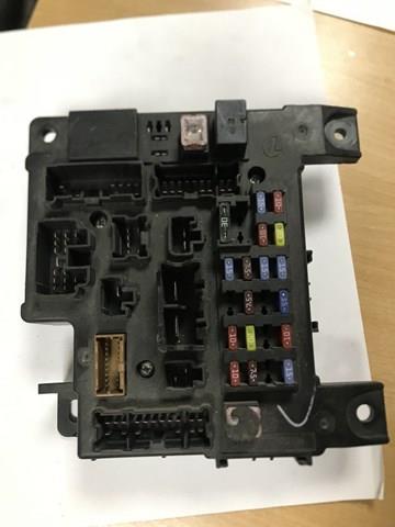 8637A466 Mitsubishi Caja de fusibles trasera interior