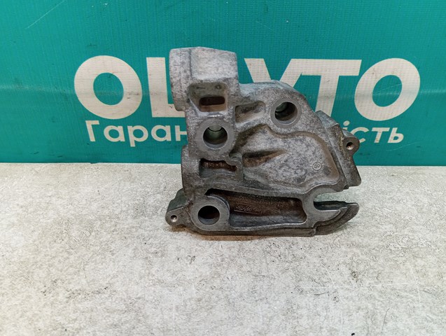 Soporte de motor derecho BBN339060B Mazda